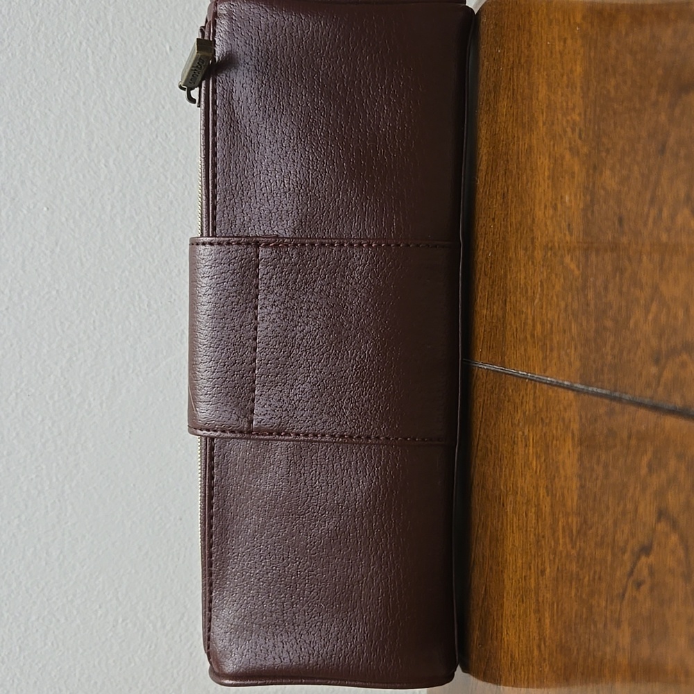 Smashbox Brown Cosmetics Case - Picture 2 of 5